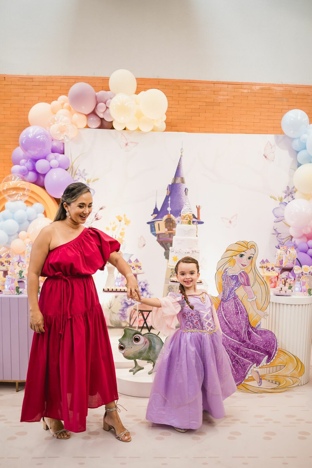 Foto Aniversário Infantil . Manuela 6 anos . Rapunzel . Vila Pindô . Serra - ES Foto Aniversário Infantil . Manuela 6 anos . Rapunzel . Vila Pindô . Serra - ES - Imagem 26