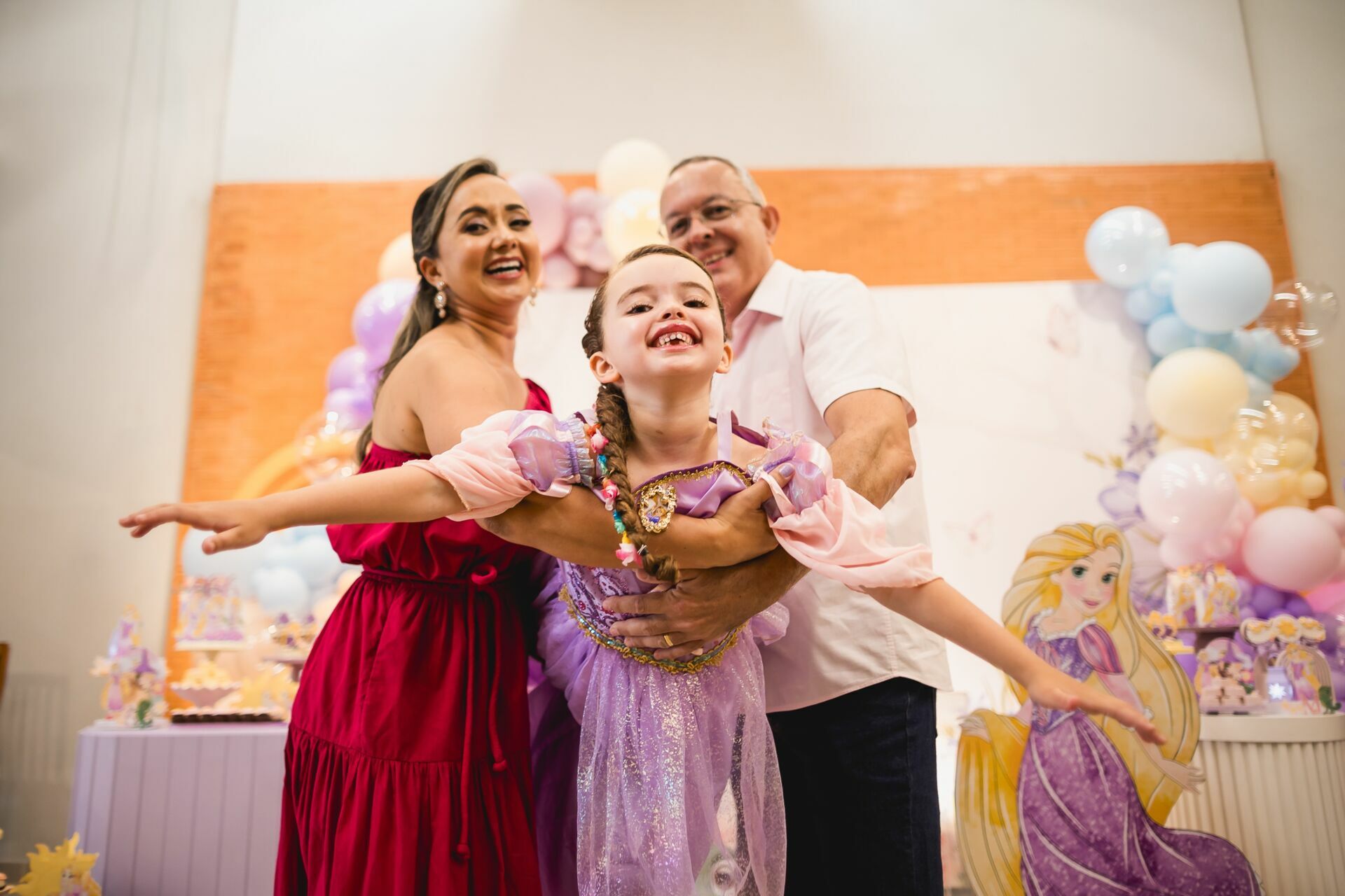 Foto Aniversário Infantil . Manuela 6 anos . Rapunzel . Vila Pindô . Serra - ES Foto Aniversário Infantil . Manuela 6 anos . Rapunzel . Vila Pindô . Serra - ES - Imagem 18