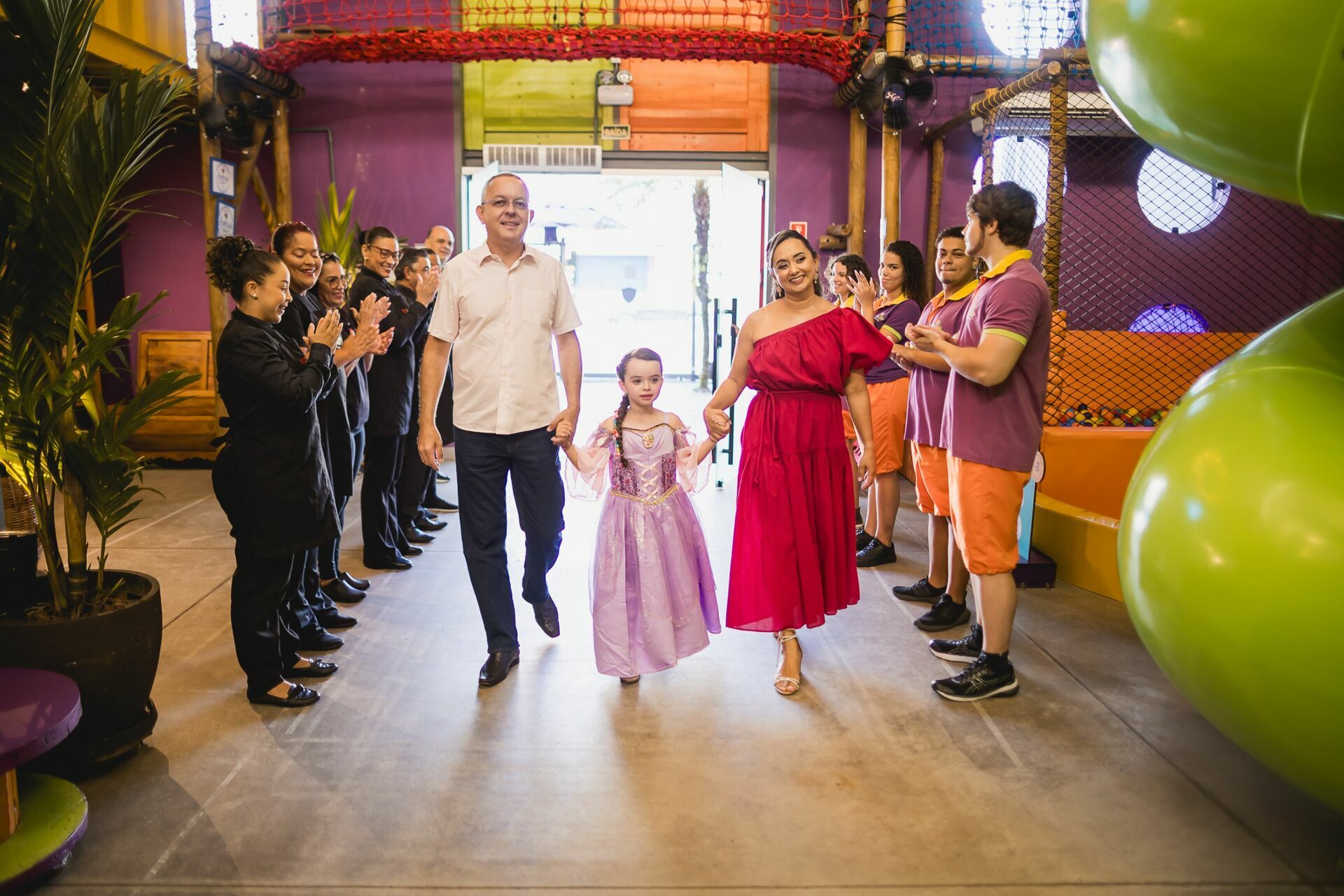 Foto Aniversário Infantil . Manuela 6 anos . Rapunzel . Vila Pindô . Serra - ES Foto Aniversário Infantil . Manuela 6 anos . Rapunzel . Vila Pindô . Serra - ES - Imagem 8