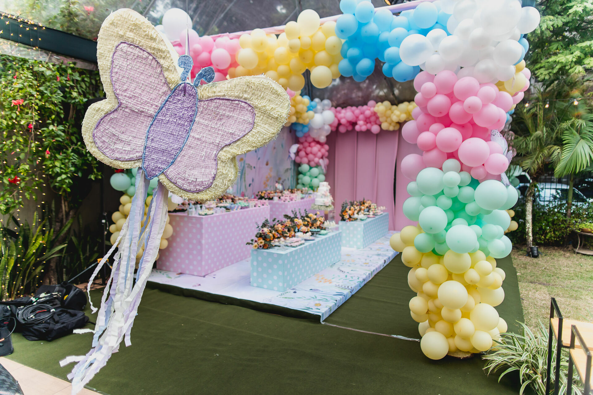 Foto Festa Infantil . Bella 1 ano . Jardim . Casa Dugê . Vitória - ES - Imagem 3