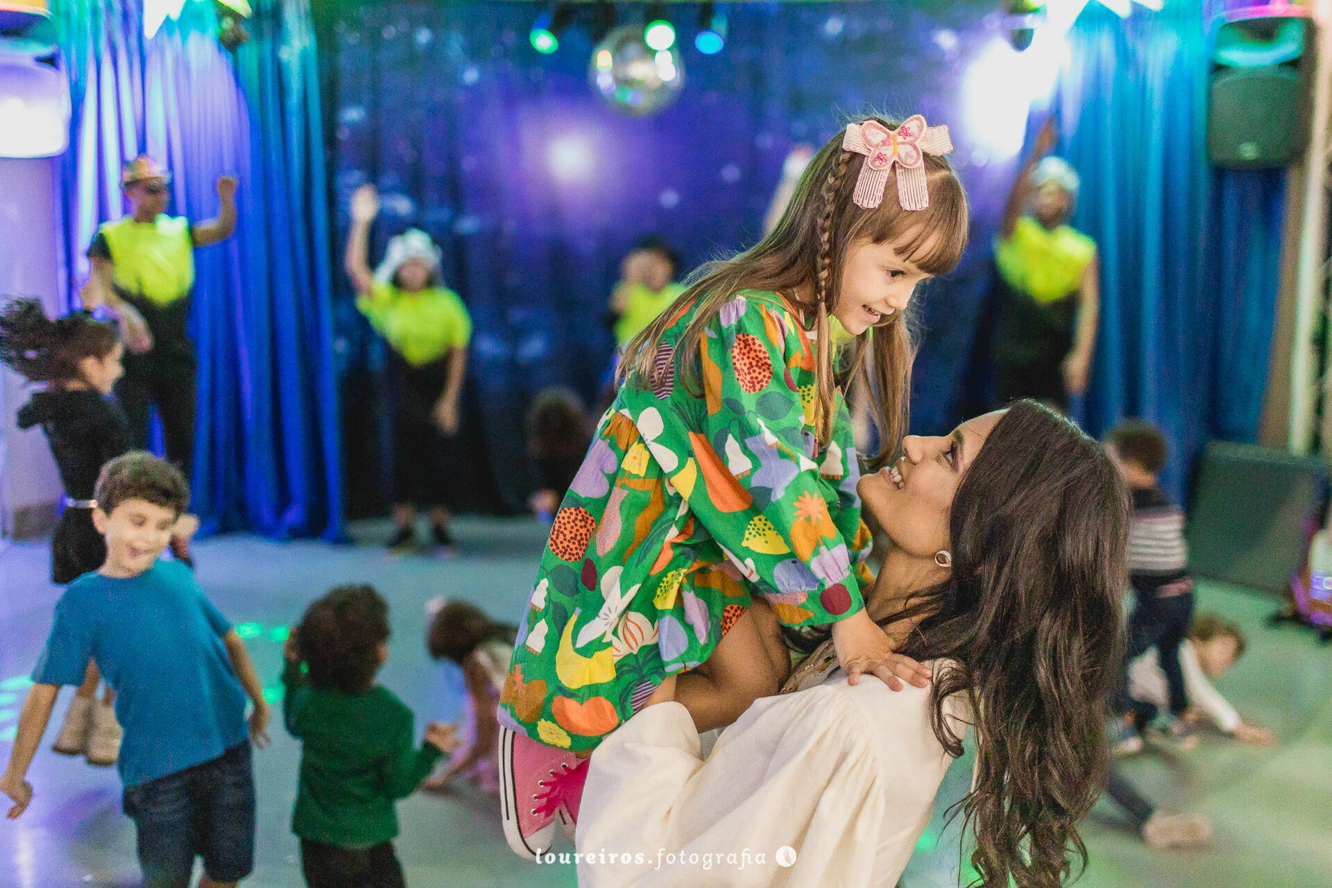 Foto Festa Infantil . Sara e Ana 7 e 4 anos . Jardim Colorido . Quintal de Alegria . Vila Velha - ES Foto Festa Infantil . Sara e Ana 7 e 4 anos . Jardim Colorido . Quintal de Alegria . Vila Velha - ES - Imagem 32