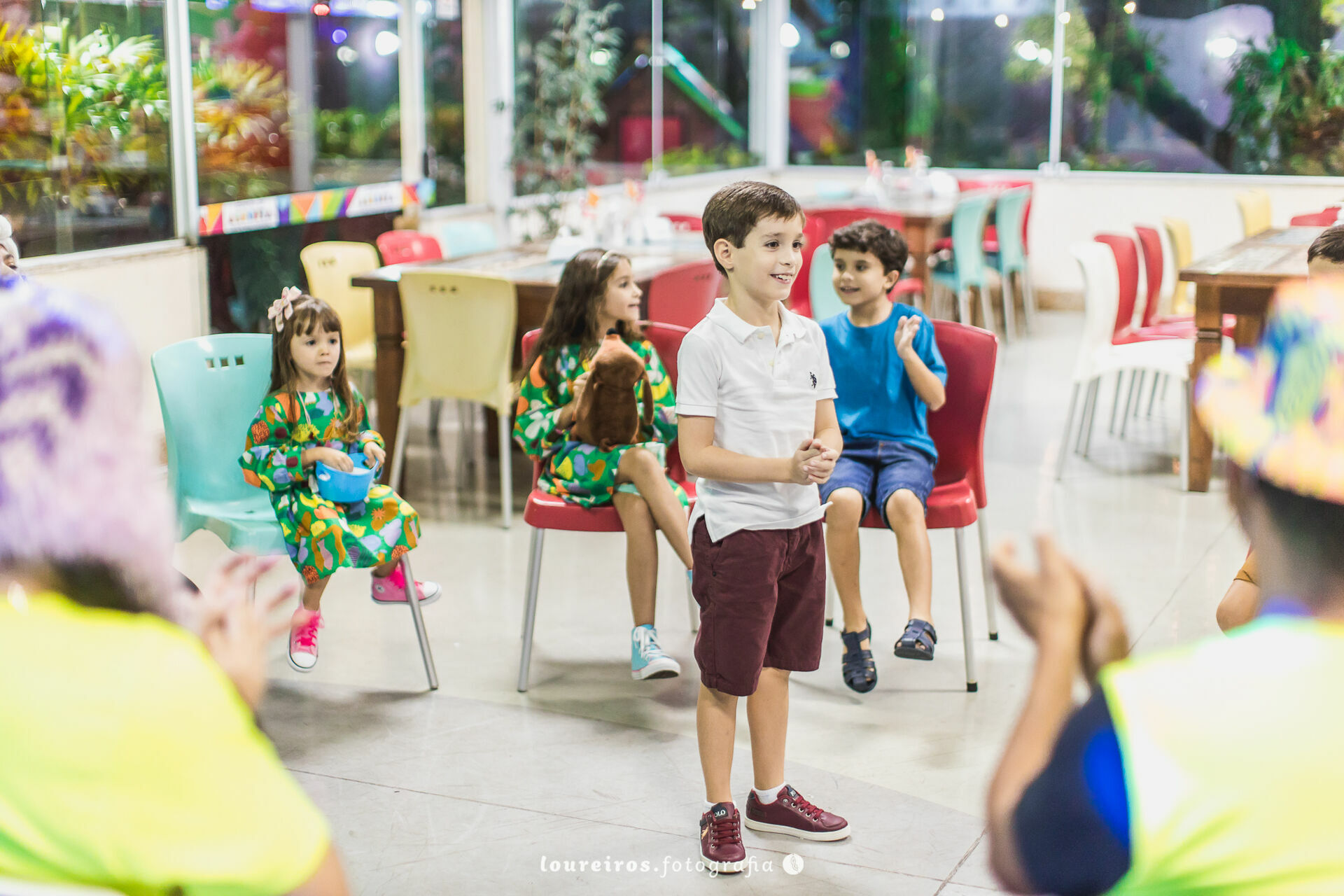 Foto Festa Infantil . Sara e Ana 7 e 4 anos . Jardim Colorido . Quintal de Alegria . Vila Velha - ES Foto Festa Infantil . Sara e Ana 7 e 4 anos . Jardim Colorido . Quintal de Alegria . Vila Velha - ES - Imagem 11