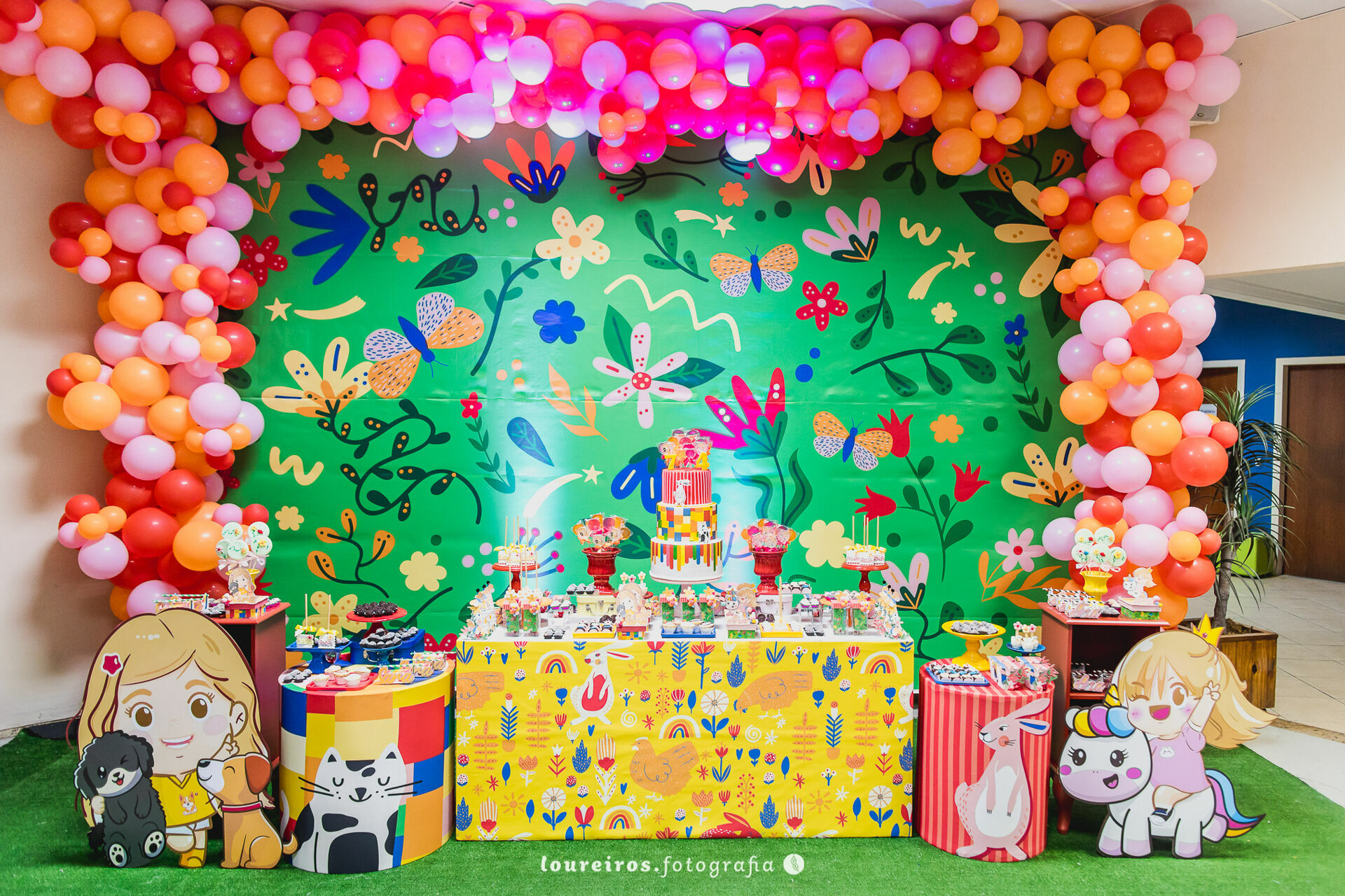 Foto Festa Infantil . Sara e Ana 7 e 4 anos . Jardim Colorido . Quintal de Alegria . Vila Velha - ES Foto Festa Infantil . Sara e Ana 7 e 4 anos . Jardim Colorido . Quintal de Alegria . Vila Velha - ES - Imagem 4