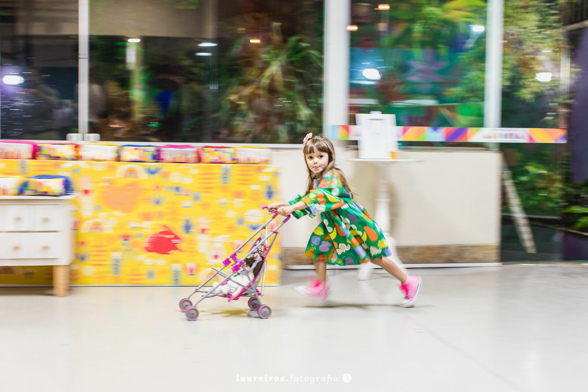 Foto Festa Infantil . Sara e Ana 7 e 4 anos . Jardim Colorido . Quintal de Alegria . Vila Velha - ES Foto Festa Infantil . Sara e Ana 7 e 4 anos . Jardim Colorido . Quintal de Alegria . Vila Velha - ES - Imagem 20