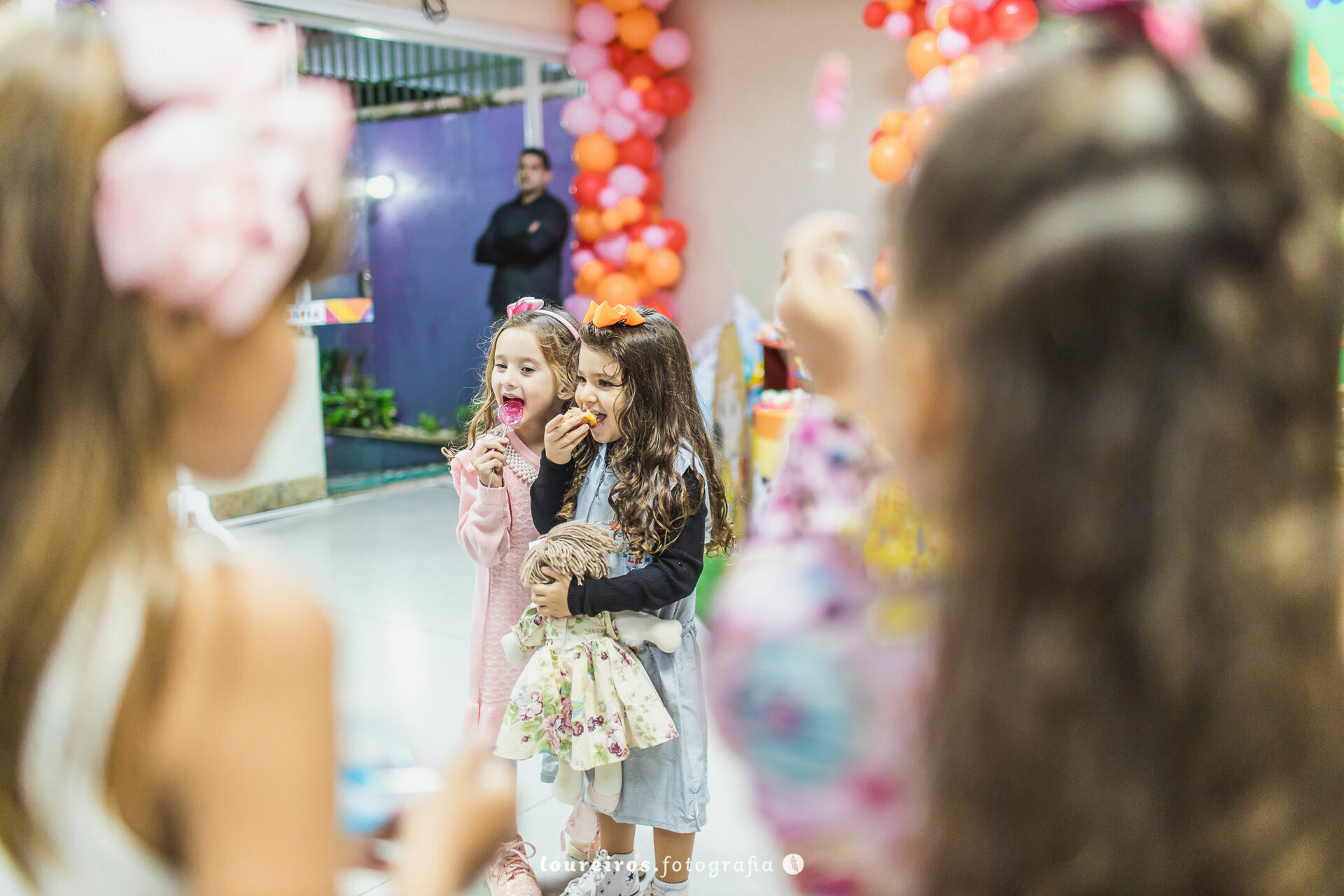 Foto Festa Infantil . Sara e Ana 7 e 4 anos . Jardim Colorido . Quintal de Alegria . Vila Velha - ES Foto Festa Infantil . Sara e Ana 7 e 4 anos . Jardim Colorido . Quintal de Alegria . Vila Velha - ES - Imagem 25