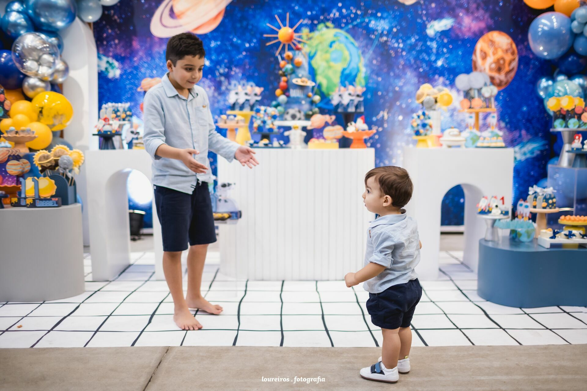 Foto Festa Infantil . Rafael e Gabriel 9 e 1 ano . Planetas . Vila Pindô . Serra - ES Foto Festa Infantil . Rafael e Gabriel 9 e 1 ano . Planetas . Vila Pindô . Serra - ES - Imagem 44