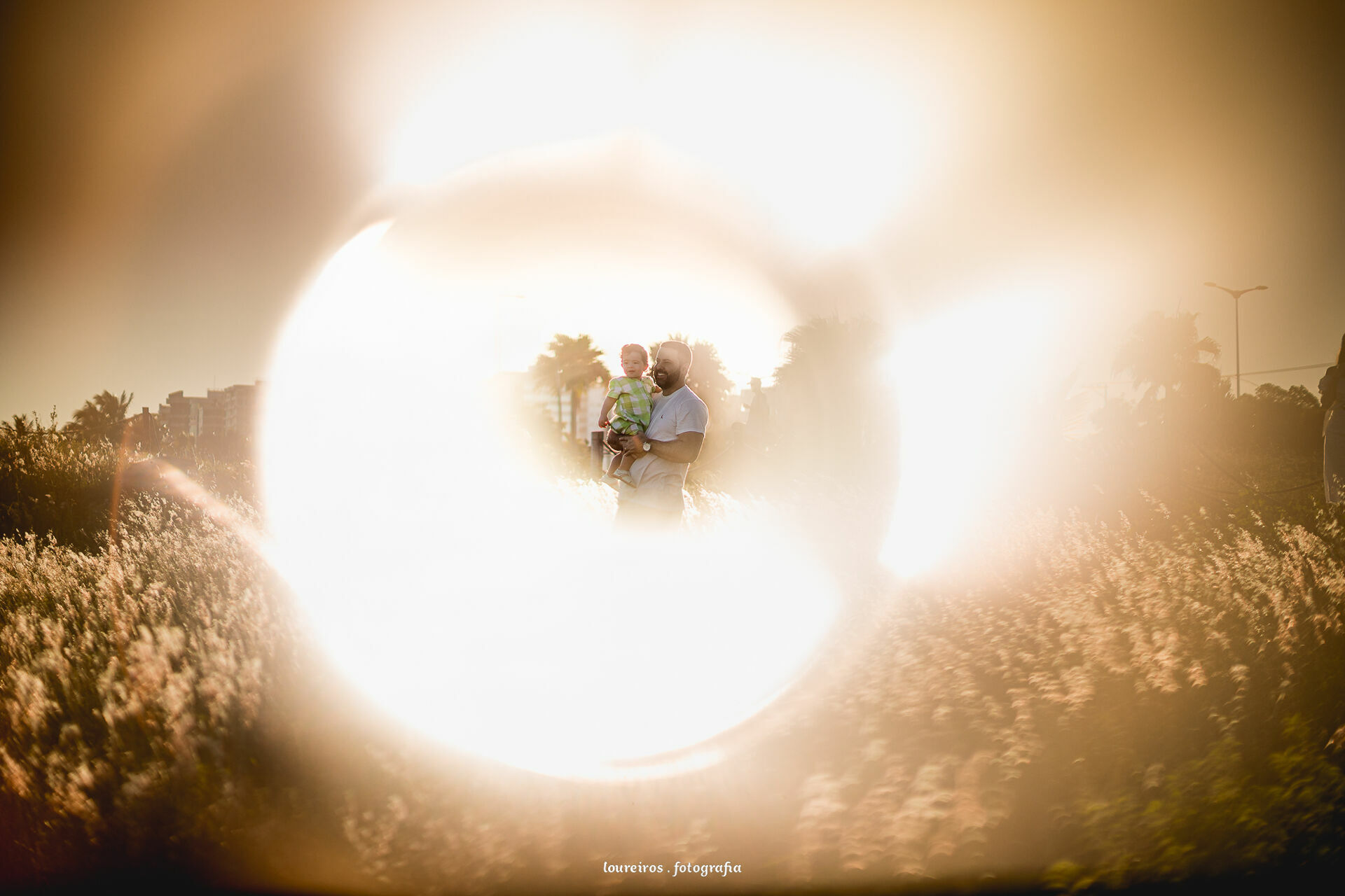 Foto Ensaio Família . João 1 ano . Praia de Camburi . Vitória - ES - Imagem 11