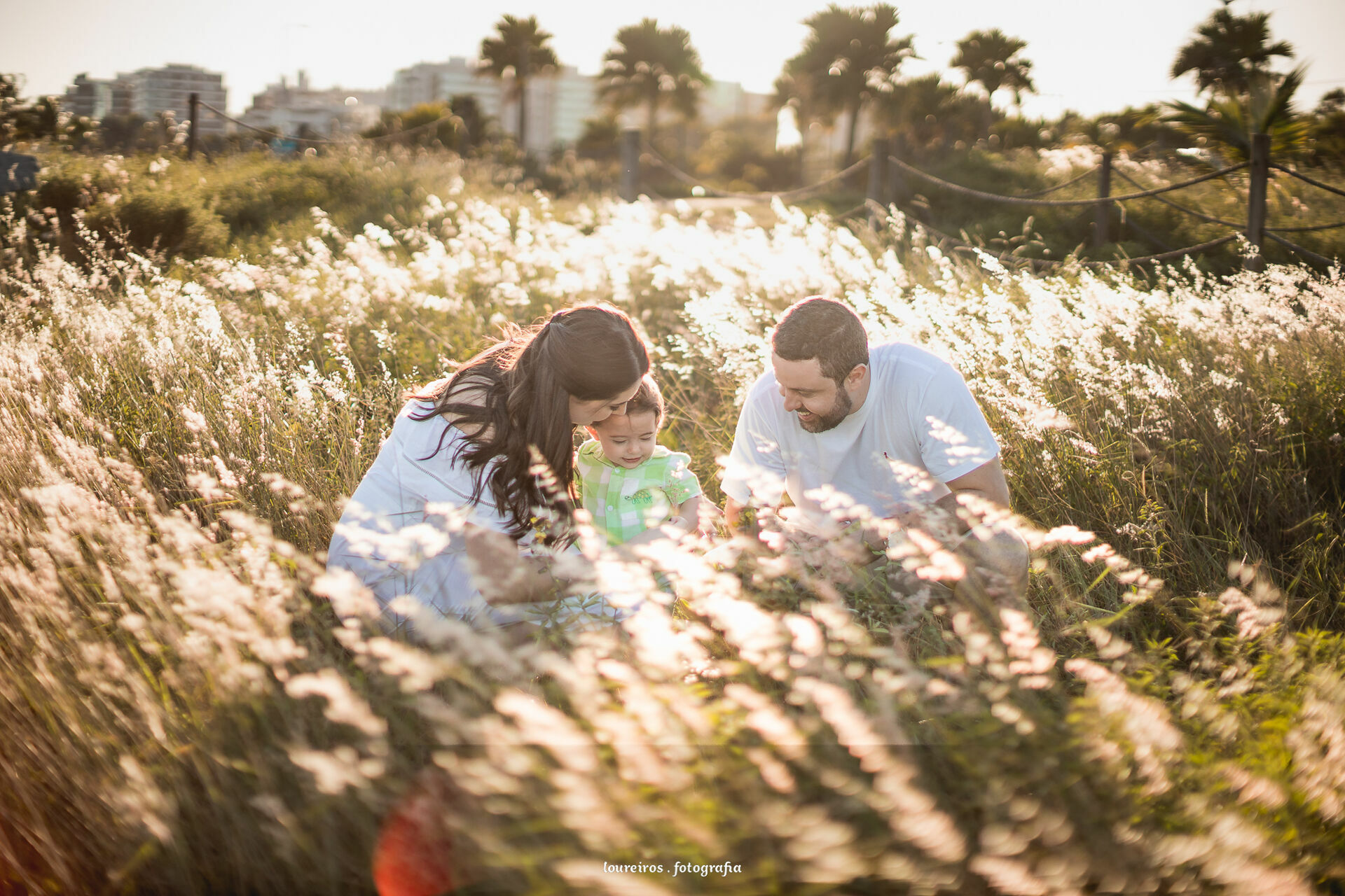Foto Ensaio Família . João 1 ano . Praia de Camburi . Vitória - ES - Imagem 6