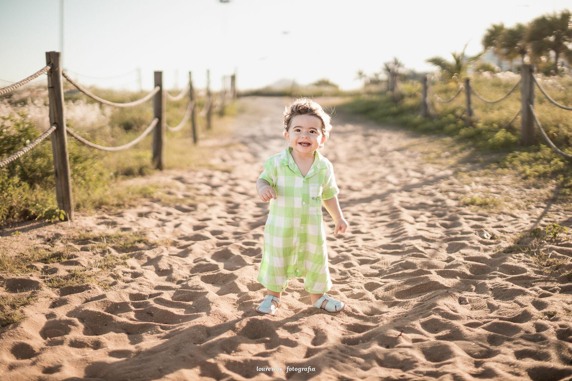 Foto Ensaio Família . João 1 ano . Praia de Camburi . Vitória - ES - Imagem 2