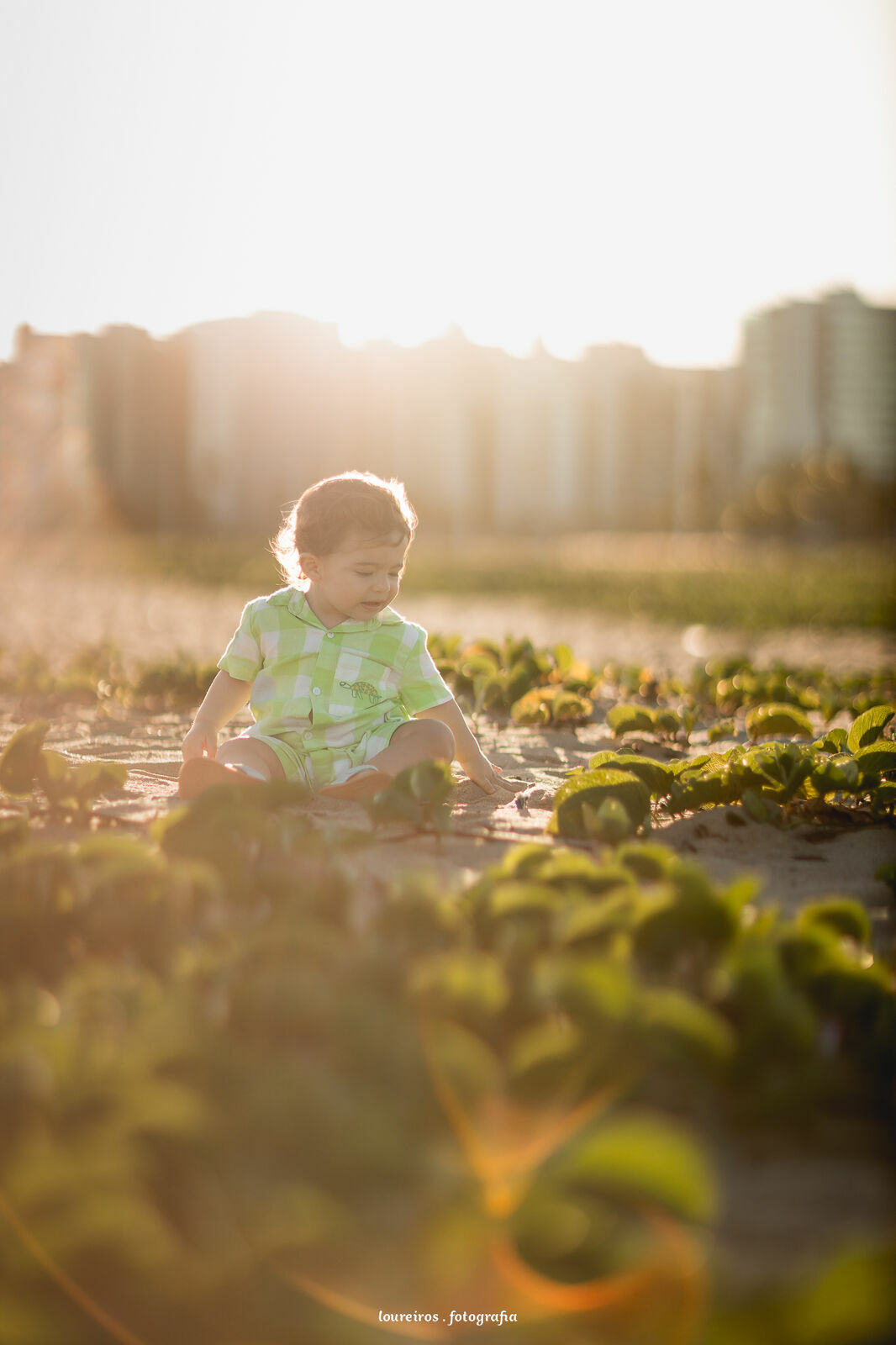 Foto Ensaio Família . João 1 ano . Praia de Camburi . Vitória - ES - Imagem 12