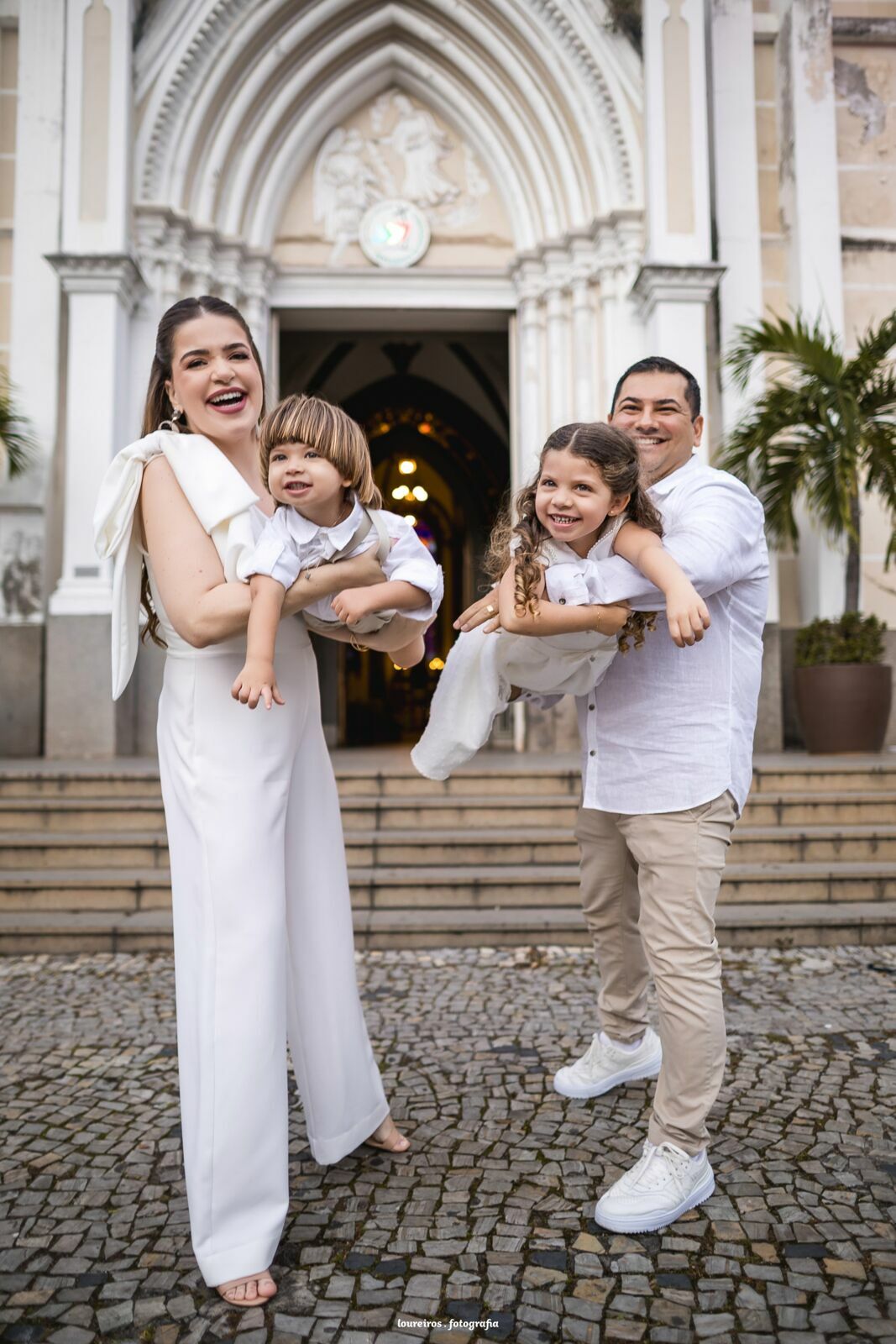 Foto Batizado Maitê e Pedro . Catedral de Vitória - ES Foto Batizado Maitê e Pedro . Catedral de Vitória - ES - Imagem 100